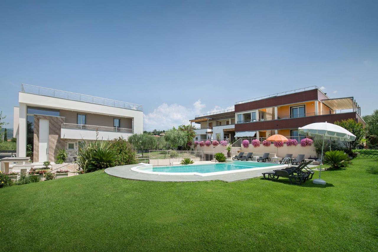 Villa Aurora-Holiday Home Apt3 Бардолино Екстериор снимка