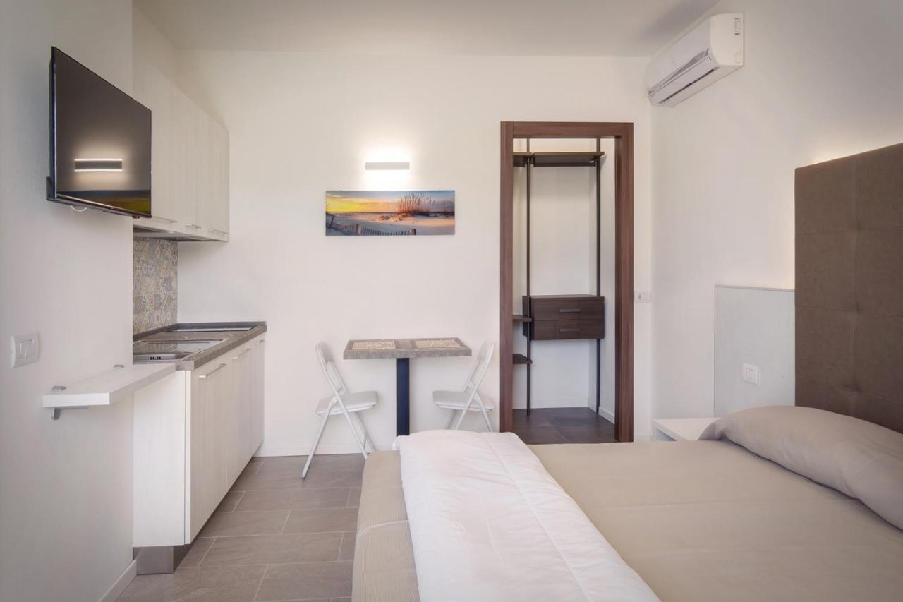 Villa Aurora-Holiday Home Apt3 Бардолино Екстериор снимка