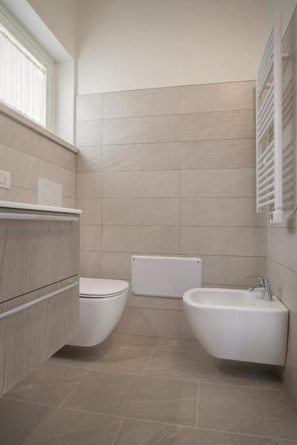 Villa Aurora-Holiday Home Apt3 Бардолино Екстериор снимка