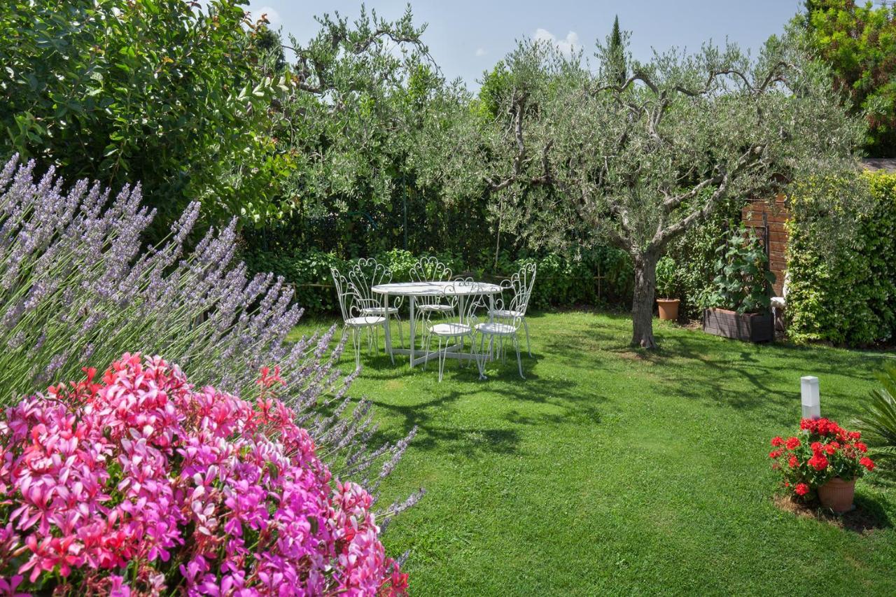 Villa Aurora-Holiday Home Apt3 Бардолино Екстериор снимка